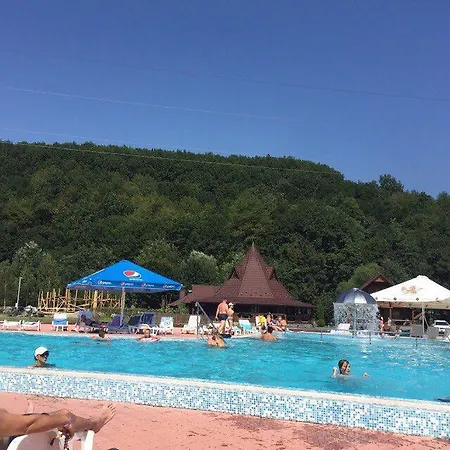 شقة Polyana Apart *